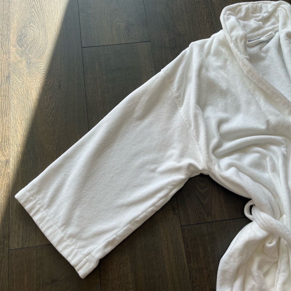 Alpine Swiss White Robe - Picture 5 of 12